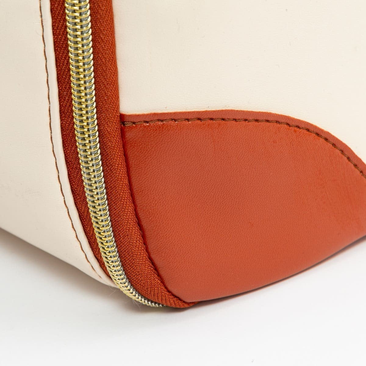 Monikäyttöinen matkalaukku