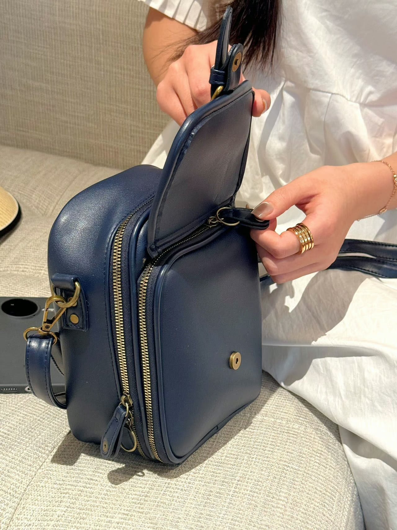 Monikäyttöinen nahkalaukku