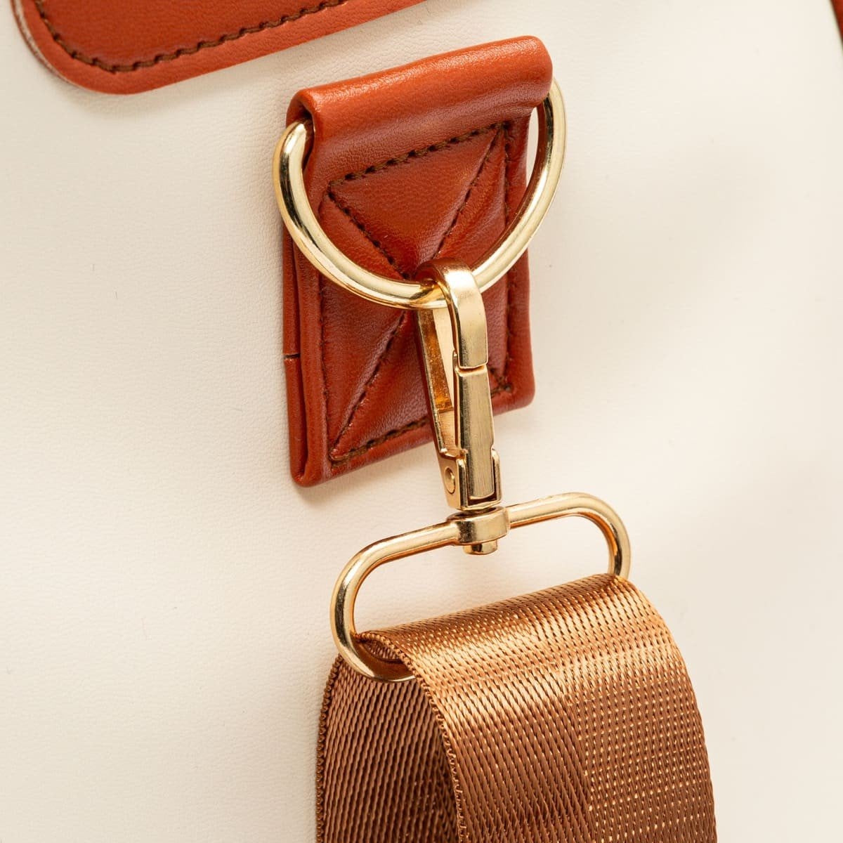 Monikäyttöinen matkalaukku